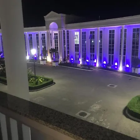 Luxury * Velipojë